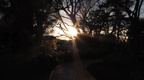 絞りによる夕日の拡散